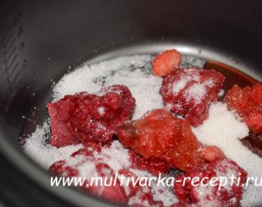Briquette jelly in a slow cooker