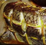 Carp baked in the oven (cooking method with potatoes), a recipe with a photo and some useful tips